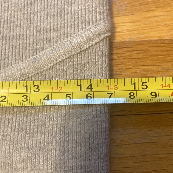 *last chance* NWOT. H&M | Women’s cropped grey/brown tank top. Never worn!! - Picture 9 of 15